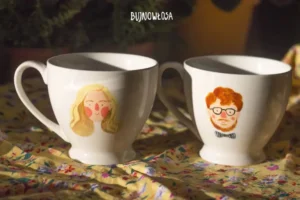 Kubki ręcznie malowane z portretami - proces powstawania