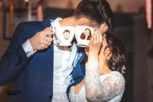 Ręcznie malowane kubki ślubne z portretami pary młodej